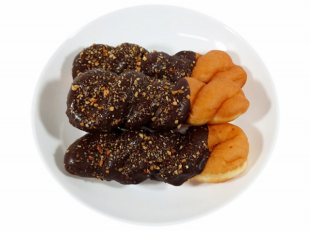 ７プレミアムチョコがけツイストドーナツ３個入