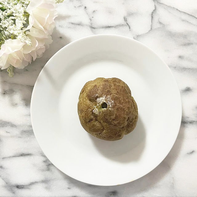 宇治抹茶のシュークリーム食べてみた