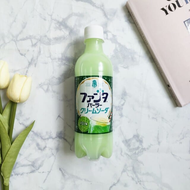 「コカ・コーラ　ファンタパーラー　クリームソーダ　メロン　380ml」を買うと「コカ・コーラ　コカ・コーラ　プラス　470ml」の無料引換券がもらえる！