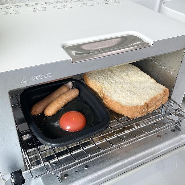 オーブントースターに入れて、まずは3分ほど焼いてみます