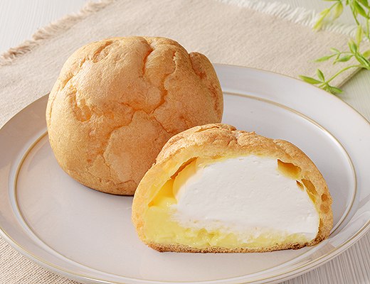 クリームたっぷりの大きなツインシュー