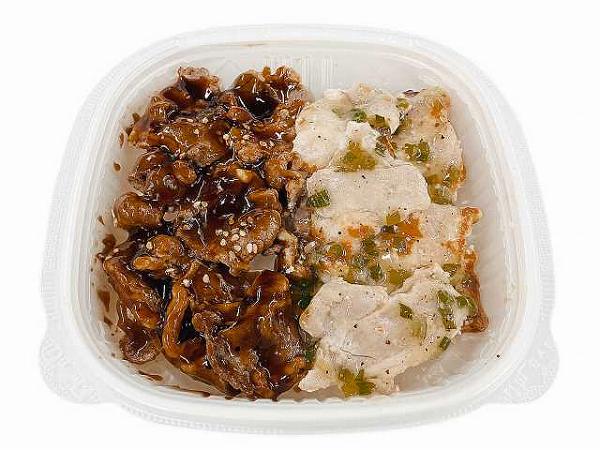 Ｗカルビの焼肉丼（醤油だれ・ねぎ塩だれ）