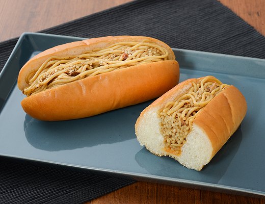豚骨スープ仕立ての焼きそばロール