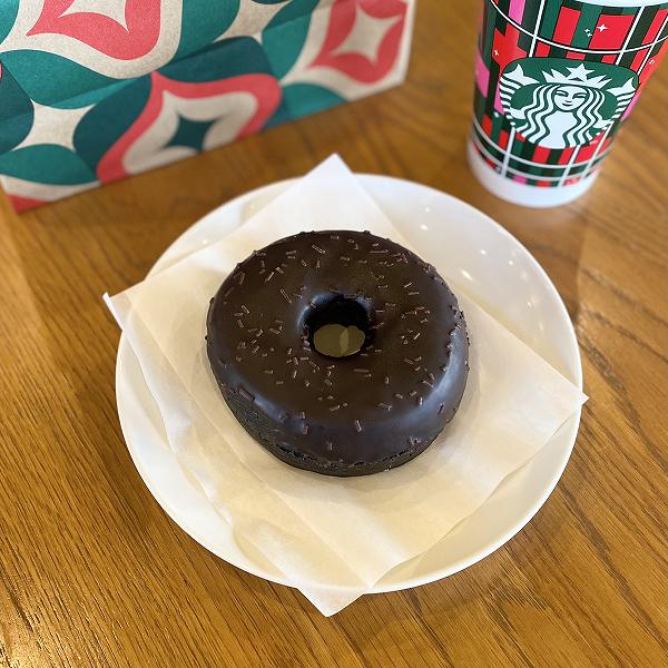 チョコレートクリームドーナツ