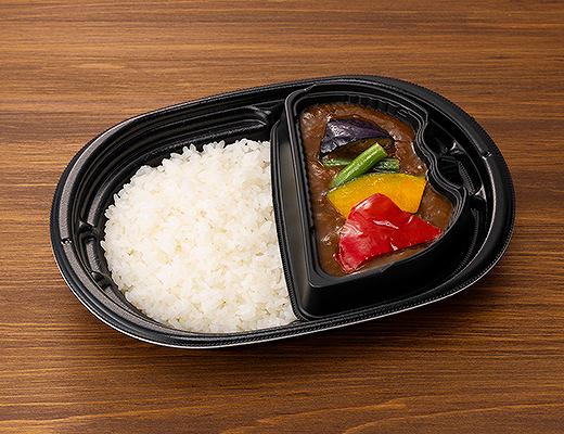 新宿中村屋監修　彩り野菜のビーフカレー(中辛)