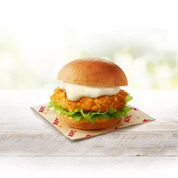チーズにおぼれるフィレバーガー（ラクレット入り）