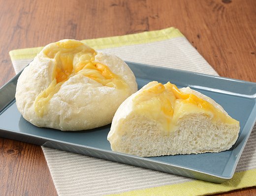 とろ〜り白いチーズパン