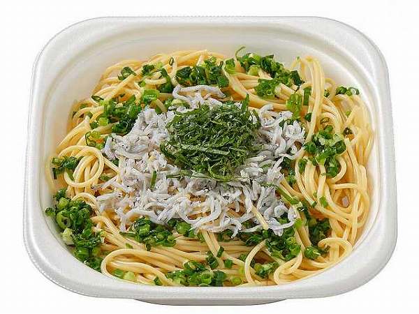 国産釜揚げしらすとねぎの和風パスタ