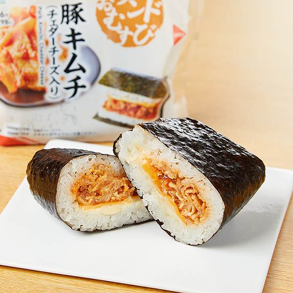 サンドおむすび　豚キムチ（チェダーチーズ入り）