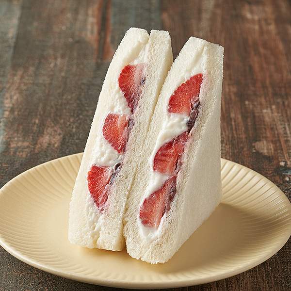 いちごと小倉あんのサンド