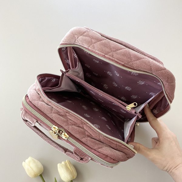 ファスナーを開ける
