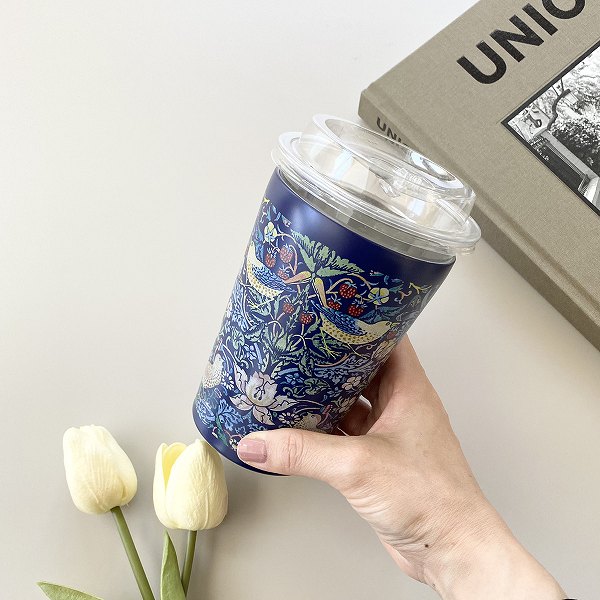 コンビニなどのカップコーヒーをそのまま入れることができます