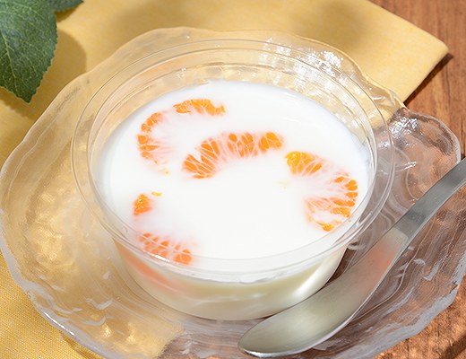 牛乳寒天　みかん入り(北海道牛乳使用)