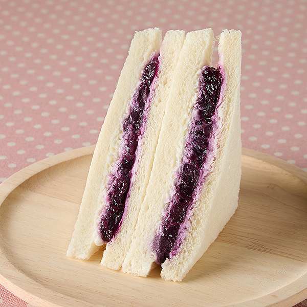 ブルーベリーとホイップのサンド