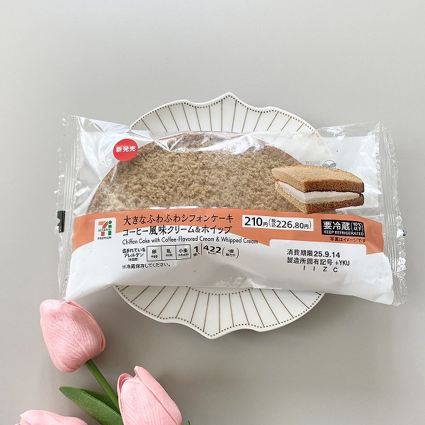 ７プレミアム　大きなふわふわシフォンケーキ　コーヒー