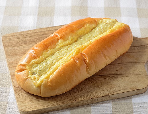 あらびきソーセージパン