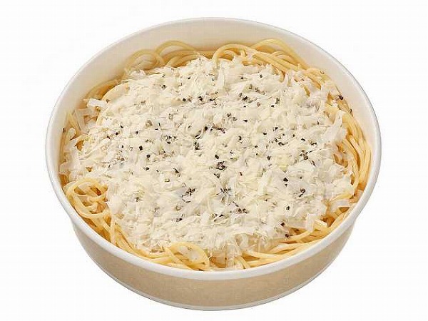 チーズと黒胡椒のパスタ カチョエペペ風