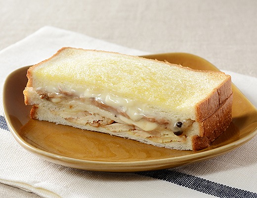 ホットサンド　チキン＆3種きのこ