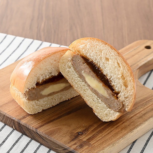 チーズインハンバーガー（デミグラスソース）