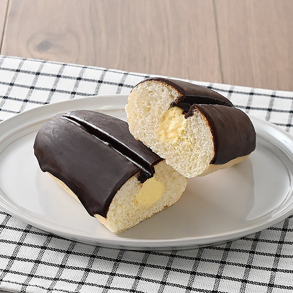 カスタードホイップチョコロール