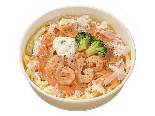 生パスタ　海老トマトクリーム