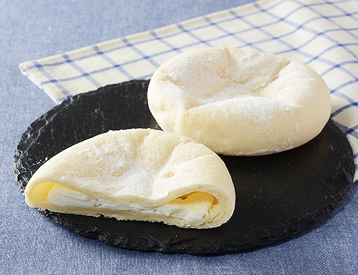 もっちりとした白いチーズパン