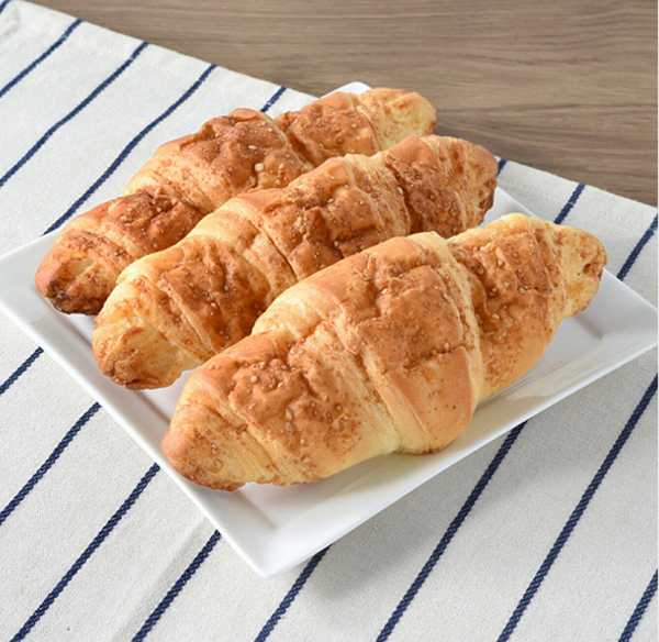 ジュワっとしたチーズ塩パン3個入