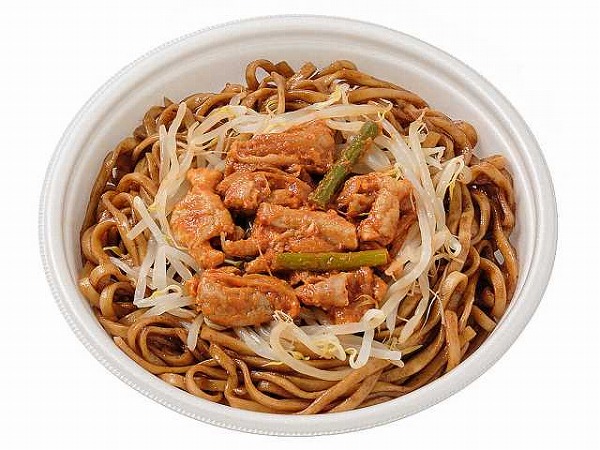 ピリ辛豚モツ炒めｏｎ！　太麺ソース焼そば