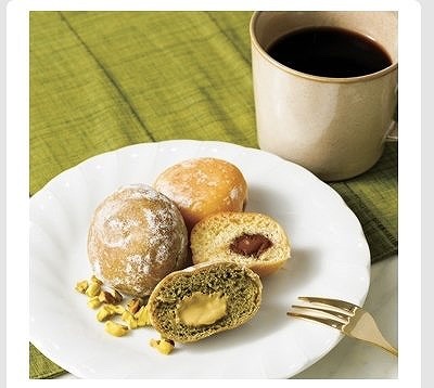 ベニエ ココアヘーゼル9個・ピスタチオ6個