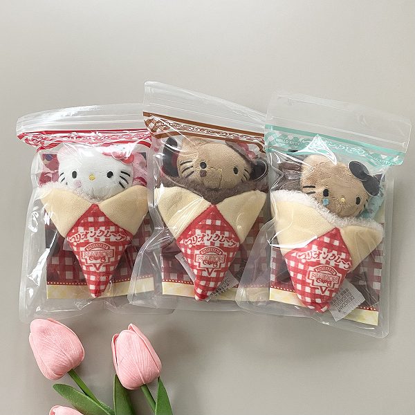 『マリオンクレープ × HELLO KITTY ぬいぐるみチャームBOOK いちごスペシャルver./いちごチョコショコラver./チョコミントクッキーver.』