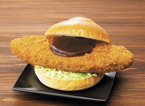 盛りすぎ！メンチバーガー