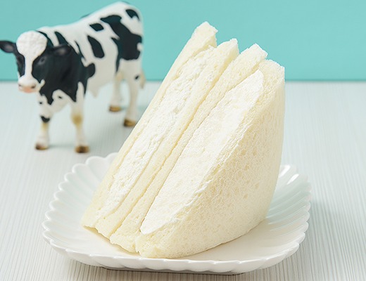 MILK監修　たっぷり生クリームサンド