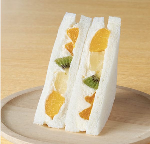4種のフルーツミックスサンド