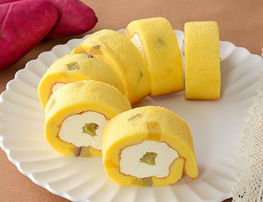ごろっとした焼き芋のもち食感ロール(紅はるか)