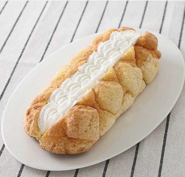 どかっとホイップメロンパン