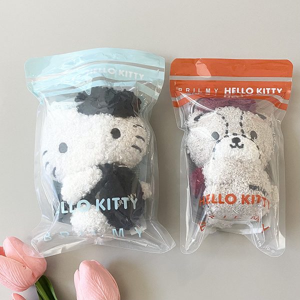 『HELLO KITTY × BRILMY リップを抱っこできちゃう♡ぬいぐるみチャーム BOOK BLACK ver. SPECIAL PACKAGE/TINY CHUM ver. SPECIAL PACKAGE』